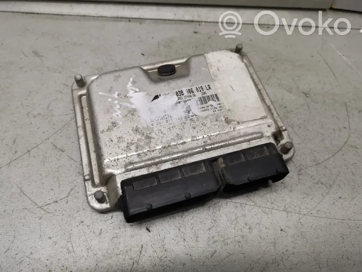 Volkswagen Sharan Sterownik / Moduł ECU 0281011143