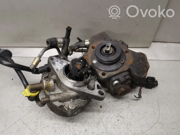 Opel Astra H Pompe d'injection de carburant à haute pression 0445010157