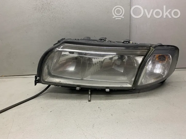 Volvo S80 Lampa przednia 9484241