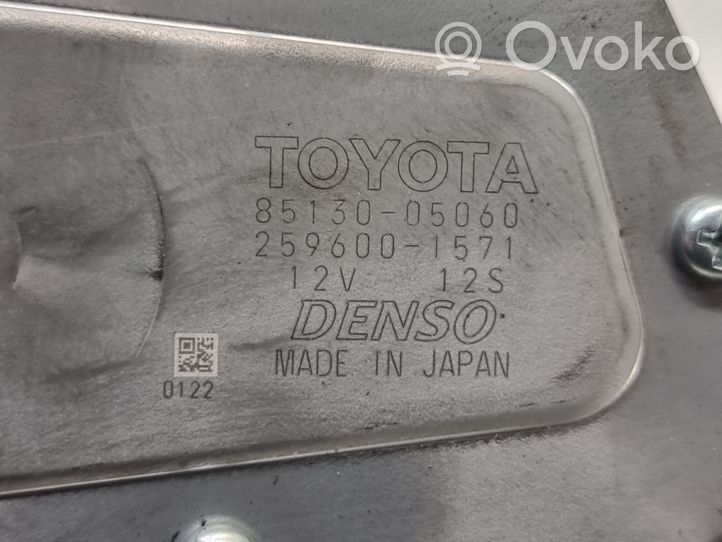 Toyota Avensis T270 Moteur d'essuie-glace arrière 8513005060