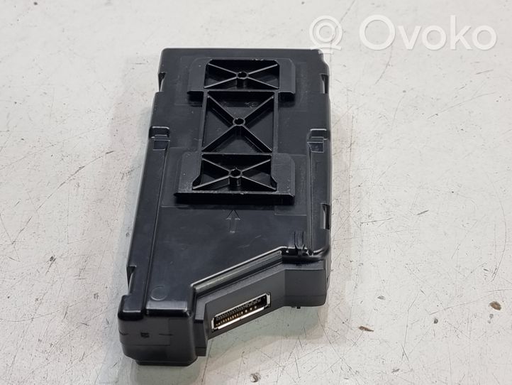 Volkswagen Golf VI USB socket connector 5N0035342E