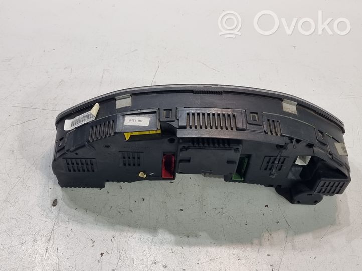 Audi A8 S8 D2 4D Compteur de vitesse tableau de bord 81117764