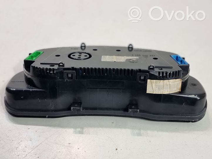 Volkswagen PASSAT B5 Compteur de vitesse tableau de bord 3B0920802