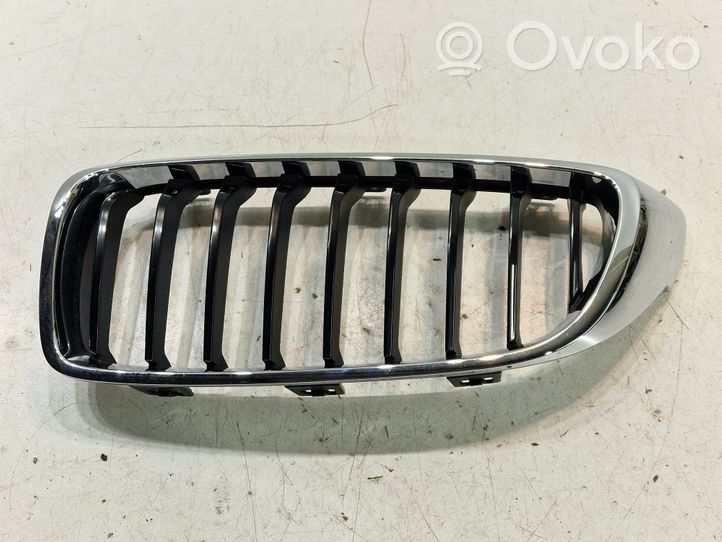 BMW 4 F32 F33 Griglia superiore del radiatore paraurti anteriore 7294817