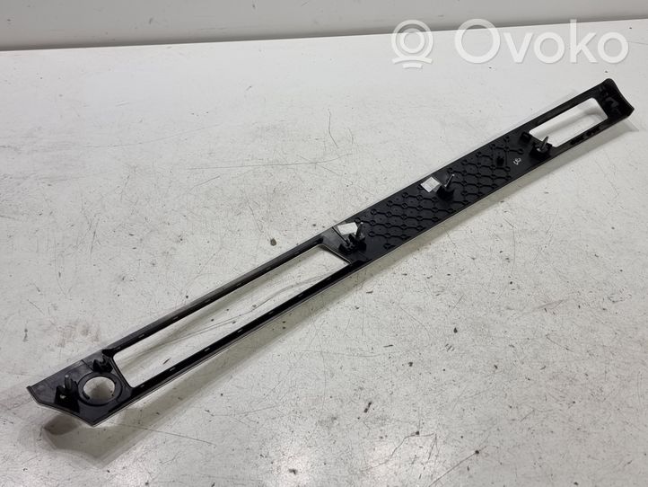 BMW 3 E90 E91 Rivestimento del vano portaoggetti del cruscotto 6982457