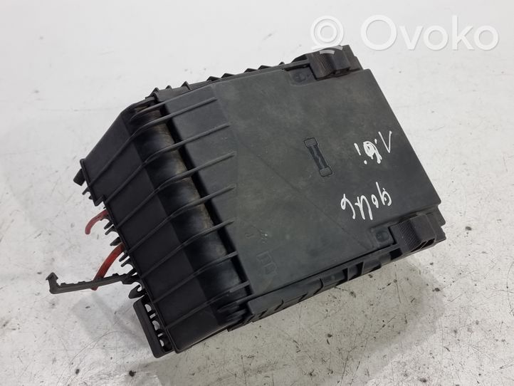 Volkswagen Golf VI Fuse box set 01718130