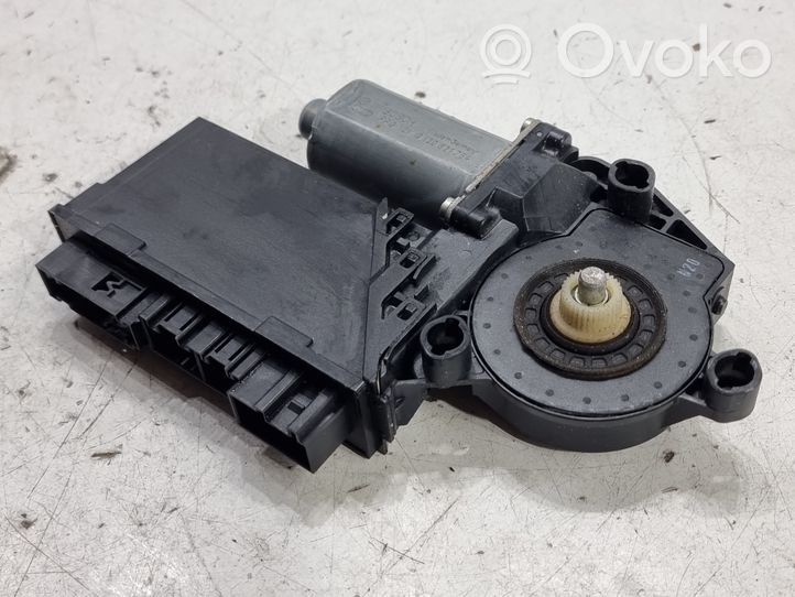 Volkswagen Touareg I Silniczek podnoszenia szyby drzwi tylnych 7L0959794