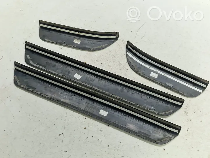 Audi Q5 SQ5 Garniture de protection de seuil intérieur 8R0853373