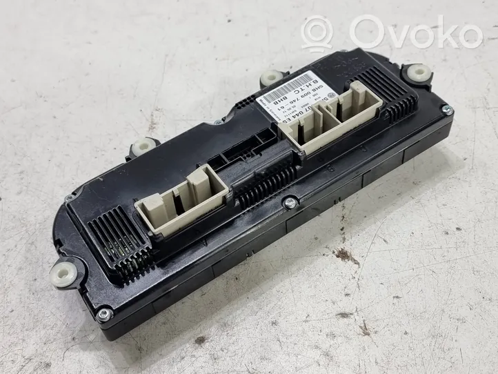 Volkswagen Golf VI Climate control unit 5K0907044ES