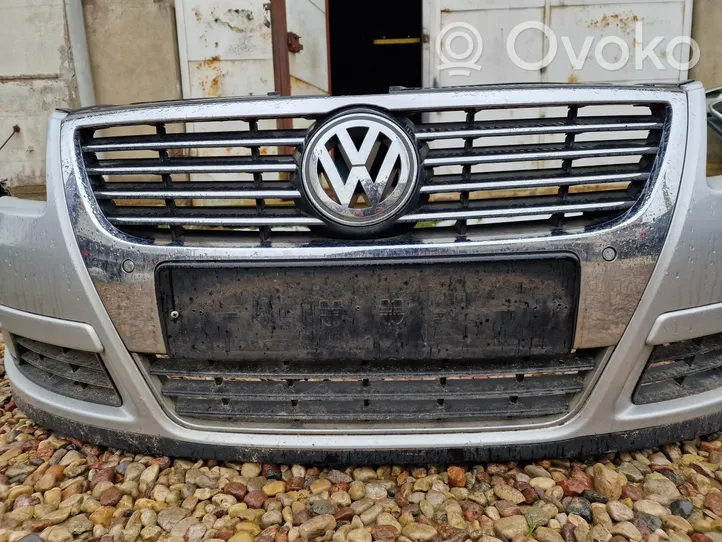 Volkswagen PASSAT B6 Priekinis bamperis 