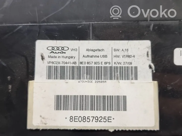 Audi A4 S4 B7 8E 8H Connettore plug in USB 8E0857925E