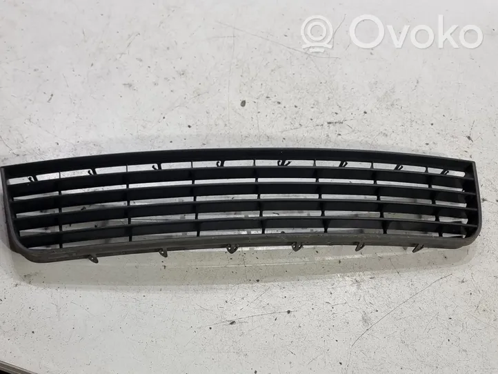 Volkswagen Golf V Mascherina inferiore del paraurti anteriore 1K0853677