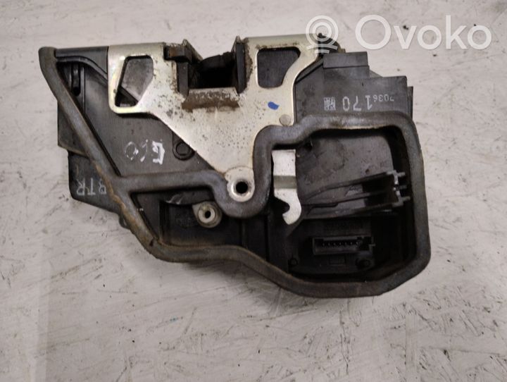 BMW 5 E60 E61 Serrure de porte avant 7036170