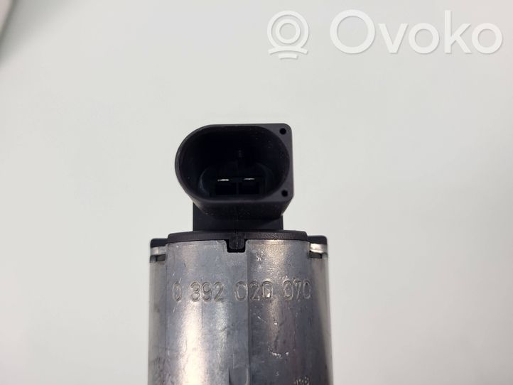 EKA226 MercedesBenz S W221 Coolant heater control valve A2208300284 1147412131 0392020070