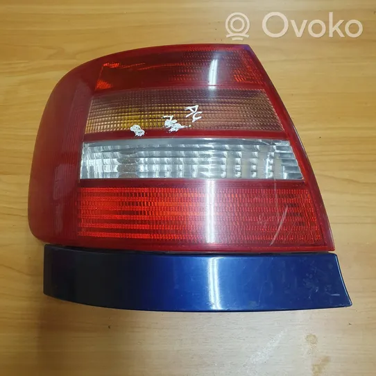 Audi A4 S4 B5 8D Luci posteriori 289901