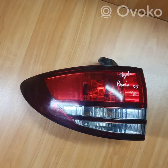 Toyota Previa (XR30, XR40) II Lampy tylnej klapy bagażnika ICHIKOH28177