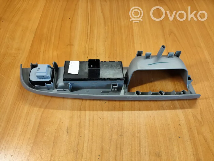 Volkswagen Golf VI Support bouton lève vitre porte avant 1K4868049C