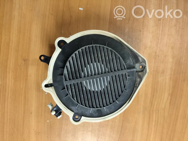 Audi A4 S4 B7 8E 8H Takaoven kaiutin 8E0035411