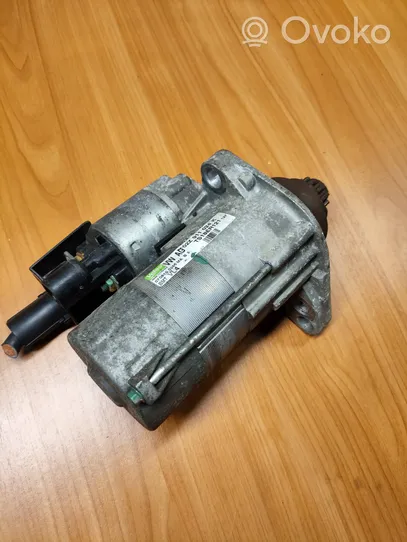 Volkswagen Golf VI Starter motor 02Z911024K