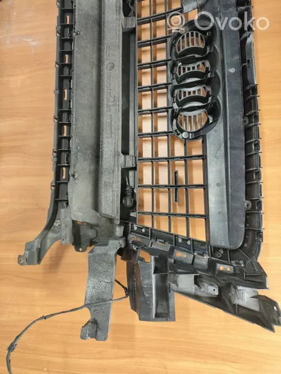 Audi Q5 SQ5 Front grill 8R0853692A