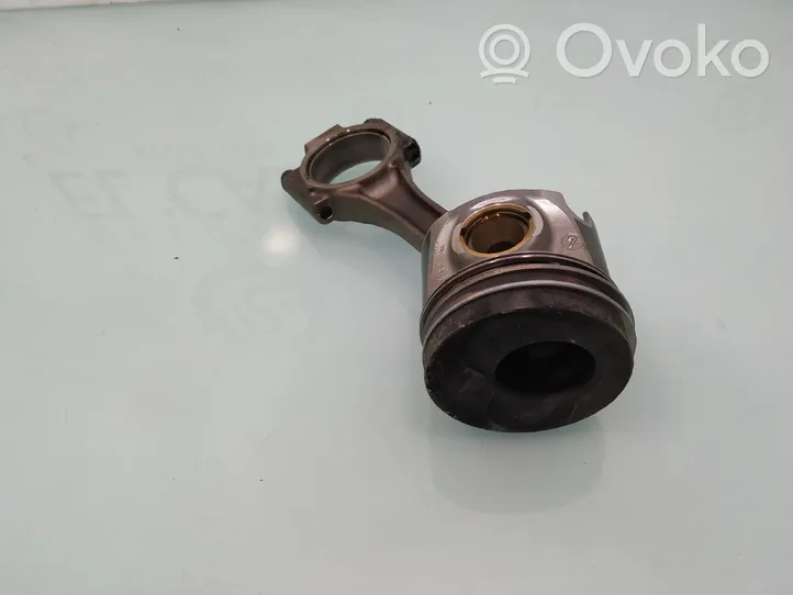 Seat Ibiza III (6L) Piston avec bielle 79169M271