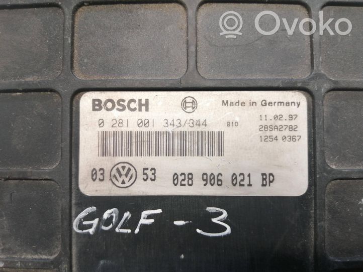 Volkswagen Golf III Calculateur moteur ECU 028906021BP