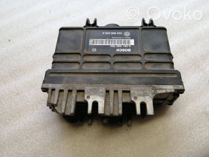 Volkswagen Golf III Блок управления двигателя 032906026A