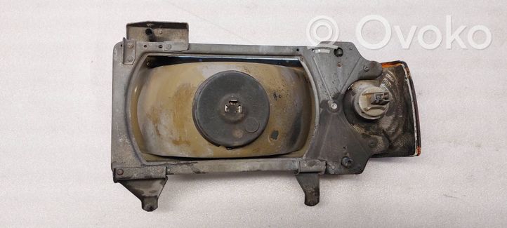 Audi 80 90 B2 Ajovalon lasi 1AG00348040