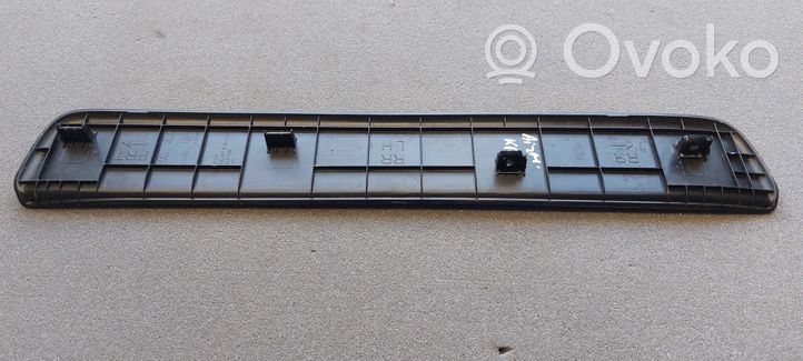 KIA Carens III Rear sill trim cover 85878A4000