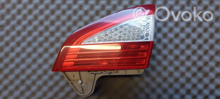 Ford Mondeo MK IV Luci posteriori del portellone del bagagliaio 7S7113A602A