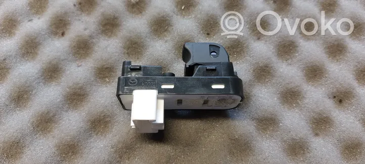 Mazda 3 III Electric window control switch K0021