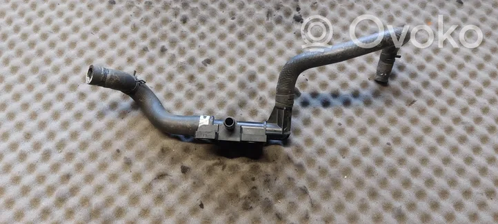 Mazda 3 III Tubo flessibile del liquido di raffreddamento del motore SH0115290