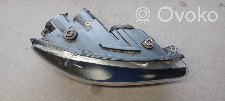 Volkswagen Scirocco Lampa przednia 1K8941006D