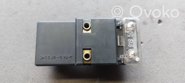 Volkswagen Golf III Coolant fan relay 1H0919506A