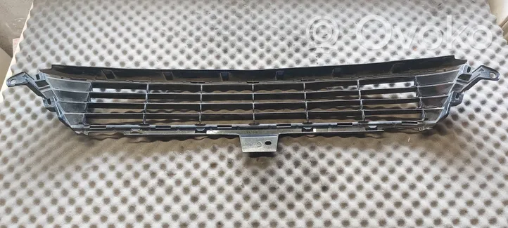 Toyota Auris E180 Grille inférieure de pare-chocs avant 5311202670