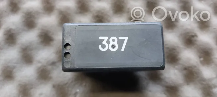 Audi A4 S4 B5 8D Other relay 4B0919471