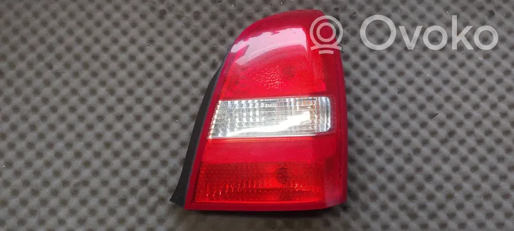 Nissan Primera Feux arrière / postérieurs 89025237