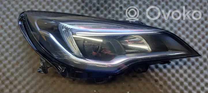 Opel Astra K Lampa przednia 39047199