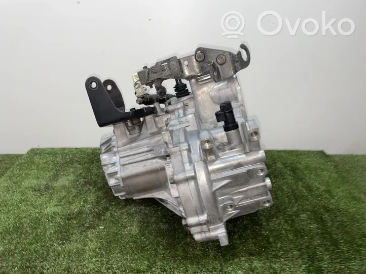 Hyundai Accent Manual 6 speed gearbox J32073