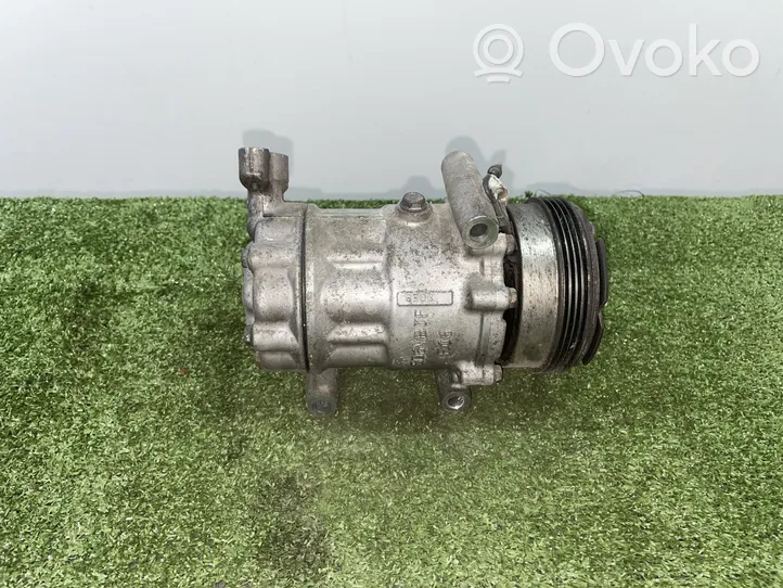 Renault Clio II Air conditioning (A/C) compressor (pump) 8200618853