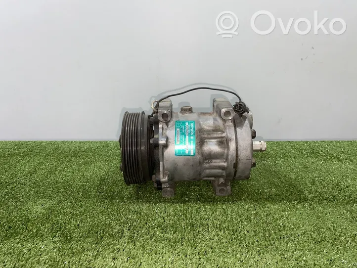 Volvo S40, V40 Ilmastointilaitteen kompressorin pumppu (A/C) 8200040681