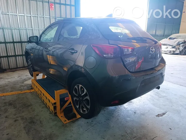 Mazda 2 Tylna klapa bagażnika 