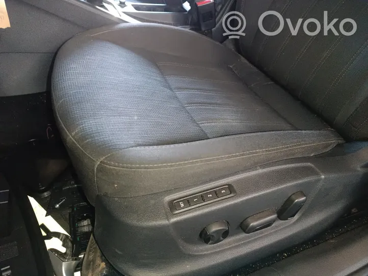 Skoda Octavia Mk3 (5E) Fotel przedni kierowcy 