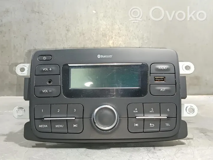 Dacia Logan II Radio/CD/DVD/GPS-pääyksikkö 281156162R