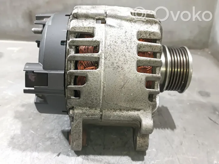 Volkswagen PASSAT Ģenerators 03L903023B