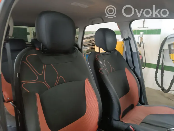 Renault Captur Sedile anteriore del passeggero 