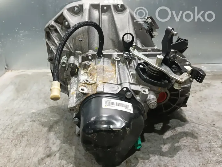 Renault Captur Manual 5 speed gearbox JR5332