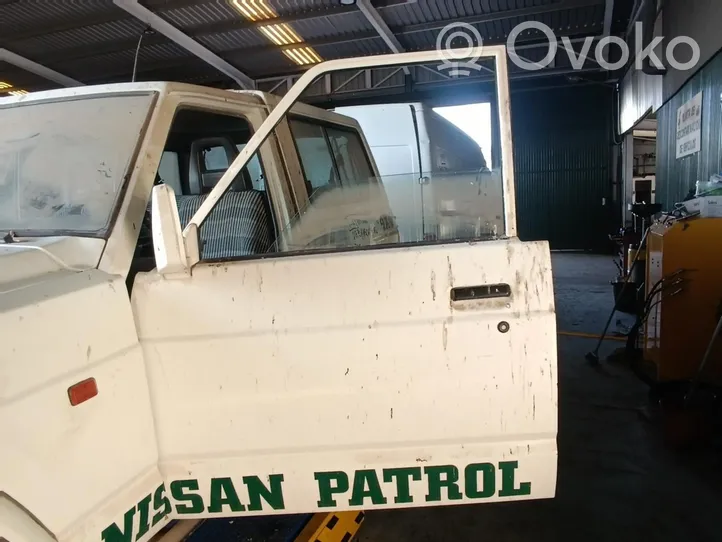 Nissan Patrol 160 Portiera anteriore 