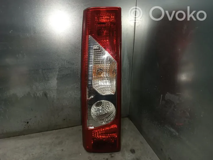 Toyota Proace Aizmugurējais lukturis virsbūvē 
