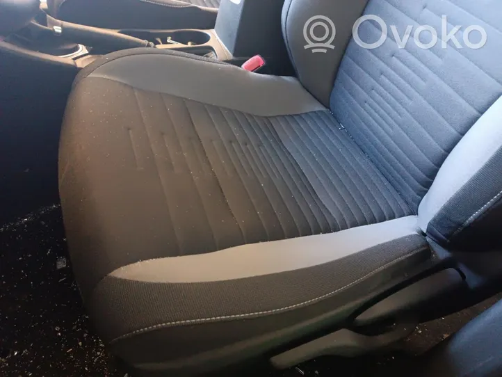 Toyota Auris E180 Fotel przedni kierowcy 